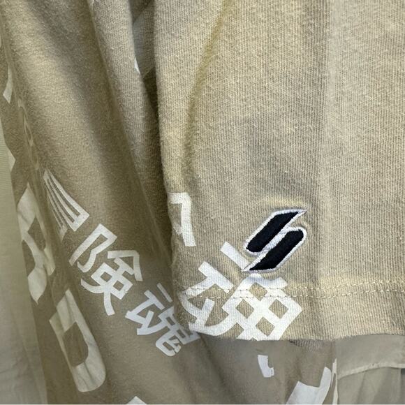 Superdry Graphic Tee - Size M - Picture 7 of 16